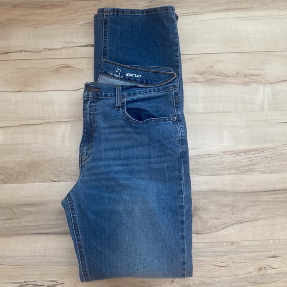 George Boot Cut Jeans. Size 32x34. So Cute. Comfy jeans. Pockets front and Back. - Picture 9 of 12